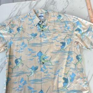 Men’s Guy Harvey button down size is XL